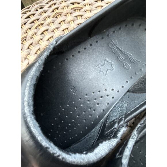 Dansko Women’s 38 US 7 Clogs Black Leather Shoes Slip On Comfort Arch Support - Picture 6 of 15